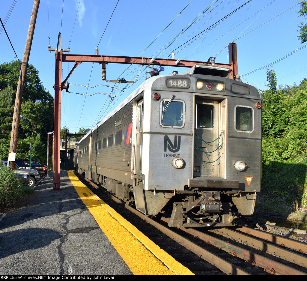 NJT Train # 435 with Arrow III Cab Car # 1488 in the lead 